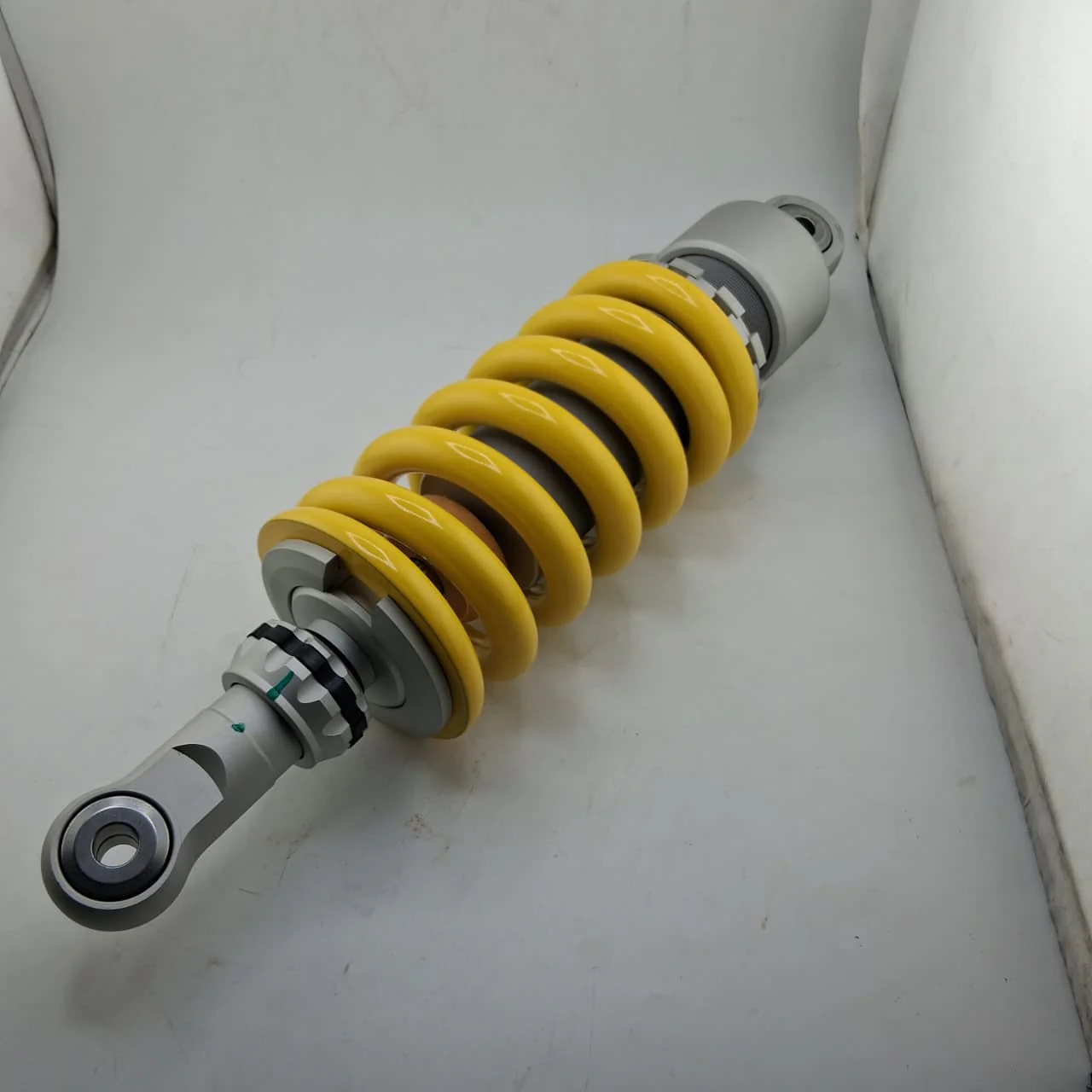 Amortiguador Trasero Resorte Amarillo (TNT600)