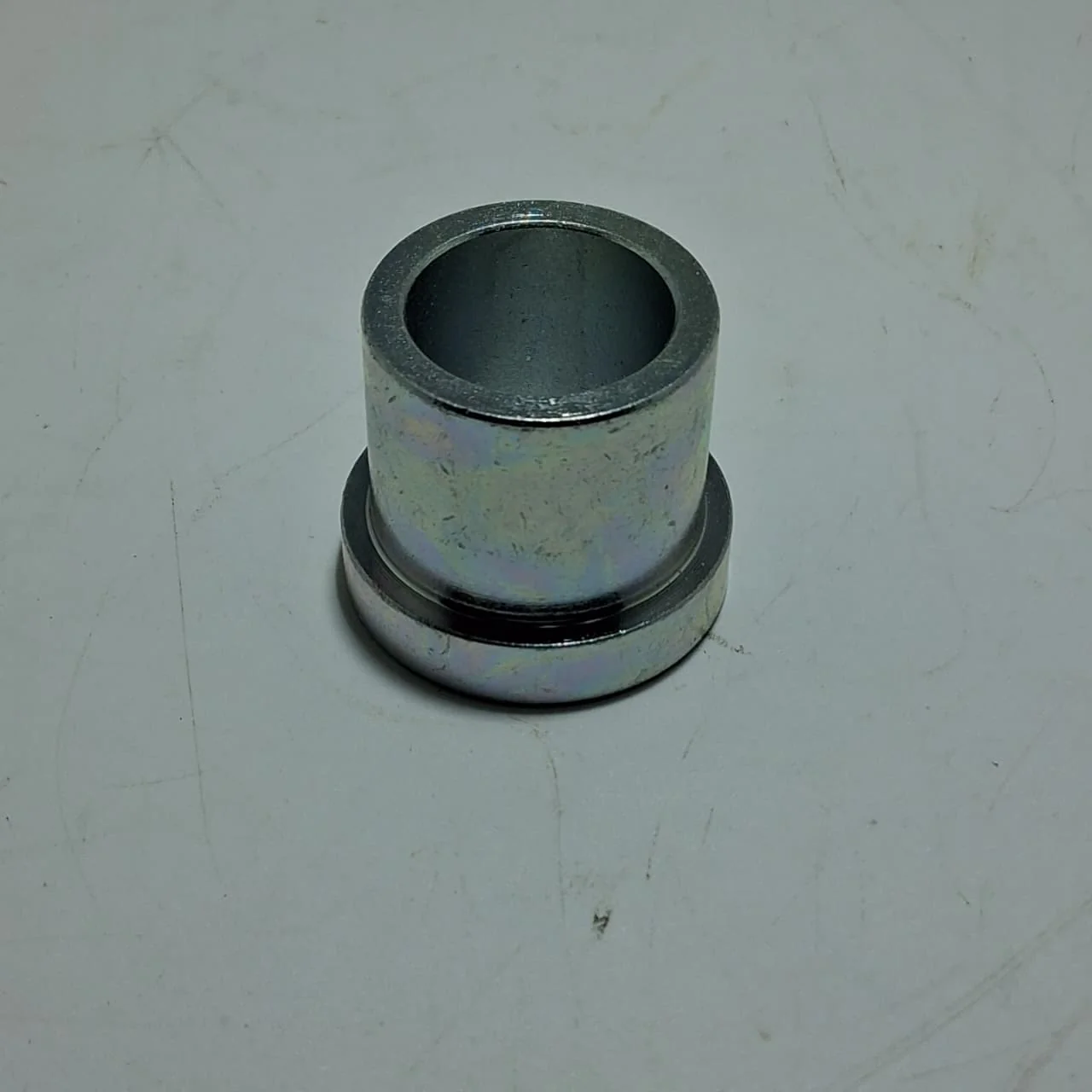 Buje Izquierdo De La Rueda Delantera (LEONCINO500 / TRK502X)
