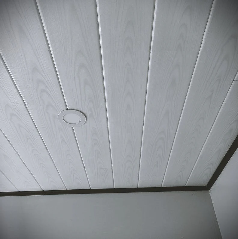 Cielo Raso PVC Techo Gris Madera Panel 20Cm X 8Mm X 5.95M Resistente A Humedad Fácil Instalación Alta Durabilidad - Image 2