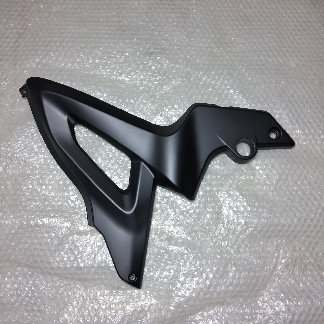 Covertor Lateral Izquierdo Negro Mate (TNT25)