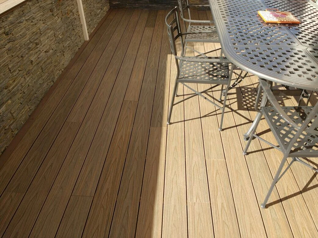 Deck WPC Piso Exteriores Dual Color Marron Teca Y Marron Claro Por El Otro Lado 23 X140x2900mm - Image 2