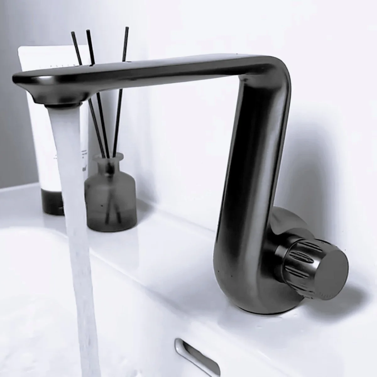Grifo Para Lavamanos 23Cm Perilla Monomando Pluma Lavabo Gris Mate De Alta Calidad - Image 2