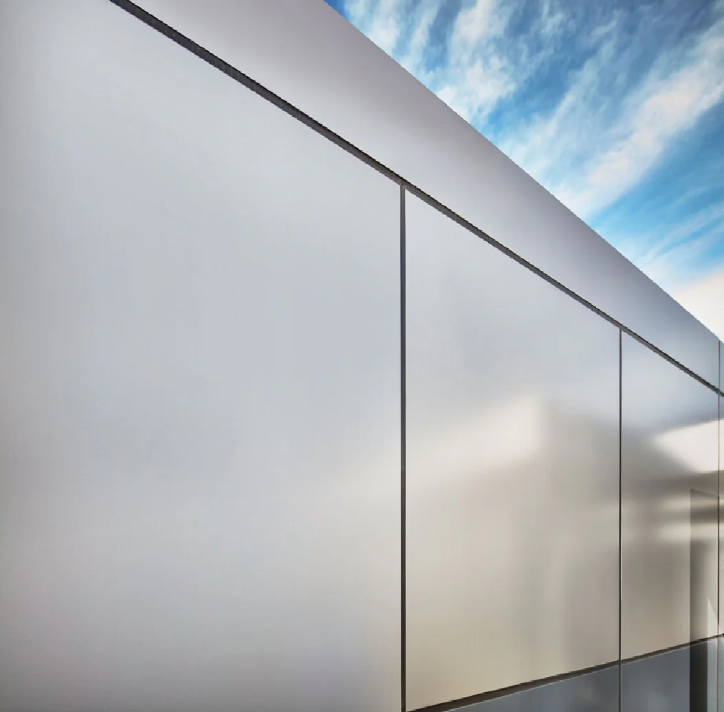 Lámina Alucobond ACM 4Mm PVDF 1.22X2.44M (4X8pies) Panel Revestimiento Exterior De Alta Calidad Color Silver B018 Aluminio Compuesto - Image 2