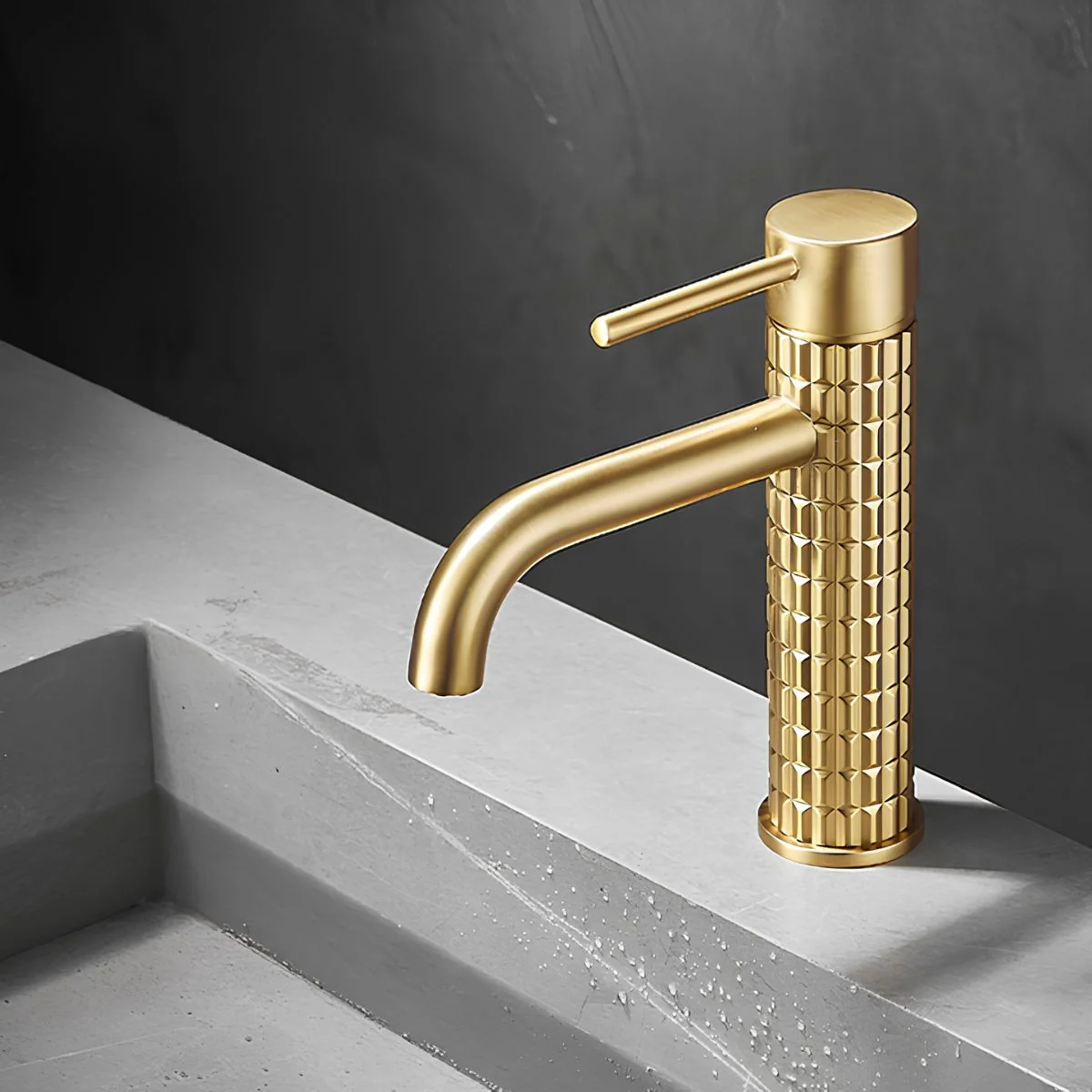 Llave De Lavamanos Individual. Grifo De Lavabo Color Dorado. Pluma. Modelo Bajo (19Cm). Incluye Dos Mangueras Flexibles De 60Cm. - Image 4