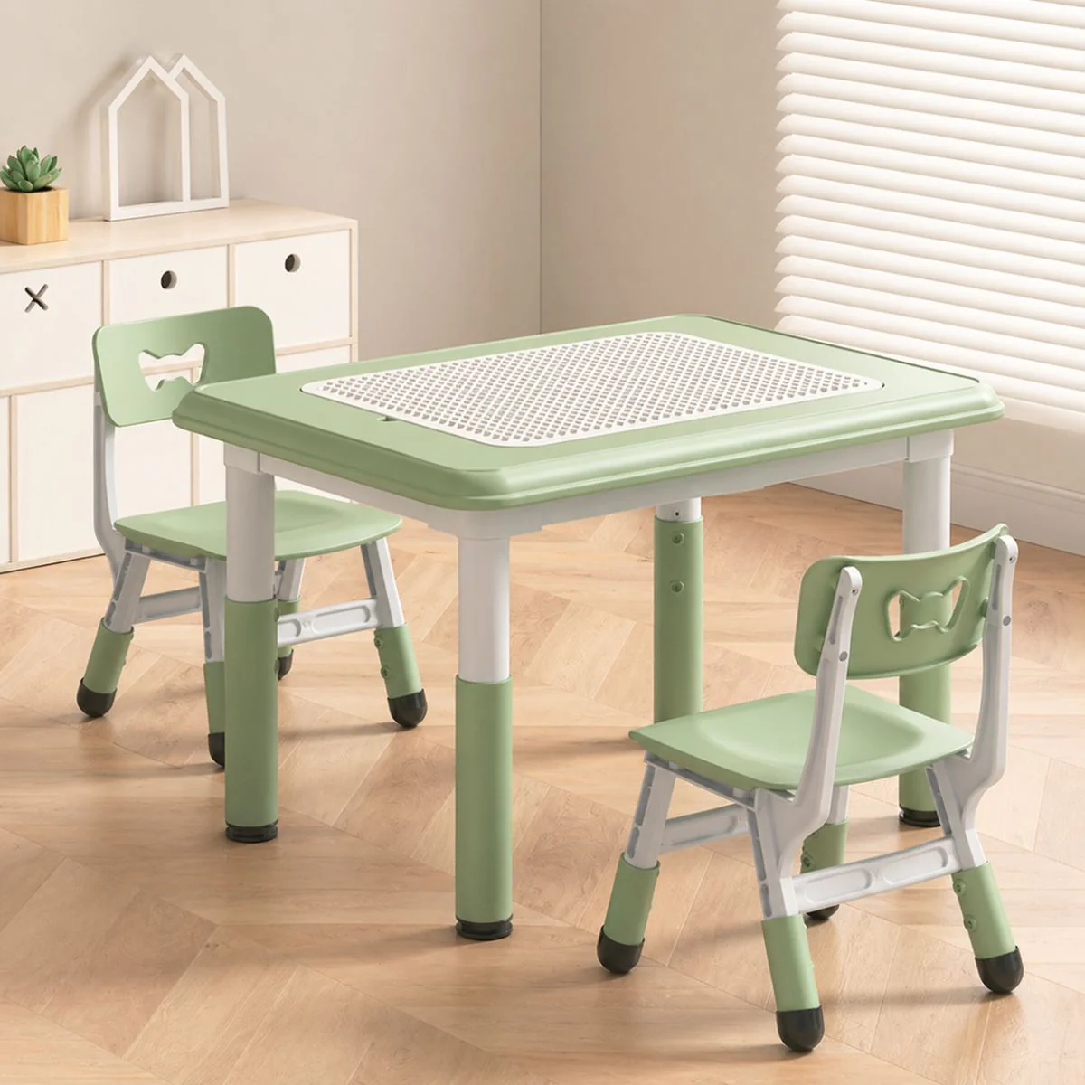 Mesa Infantil Ajustable Con 2 Sillas Para Niños. Altura Ajustable. Set Escritorio Para Niños HDPE Ergonómico Multifuncional Antideslizante (80X60cm) Color Verde