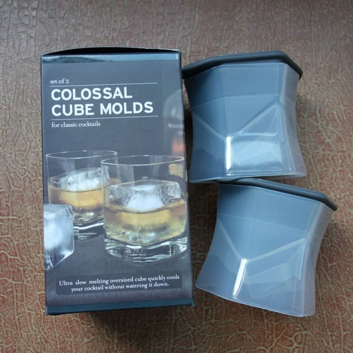 Molde Para Cubos Hielo De Silicona De 2" (5.1Cm) De De Grado Alimenticio Libre De BPA. (2 Unds) - Image 3