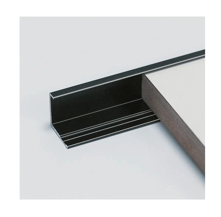 Perfil C Remate Final Laminas De 8 Mm Bambú WPC PVC 3M Long Negro
