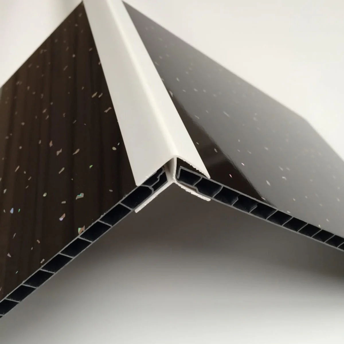 Perfil Esquina Exterior Accesorio Cielo Raso PVC Techo Fresno Madera Madera 5.95M  Resistente A Humedad Fácil Instalación Alta Durabilidad - Image 2