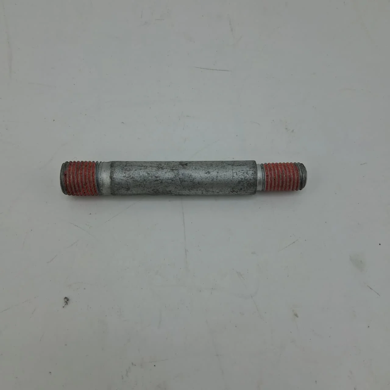 Perno Prisionero Del Manubrio (TNT135 / TNT150 / TRK251 / TRK502X / 752S) (CODIGO ANTERIOR MO-REP-40086P010002)