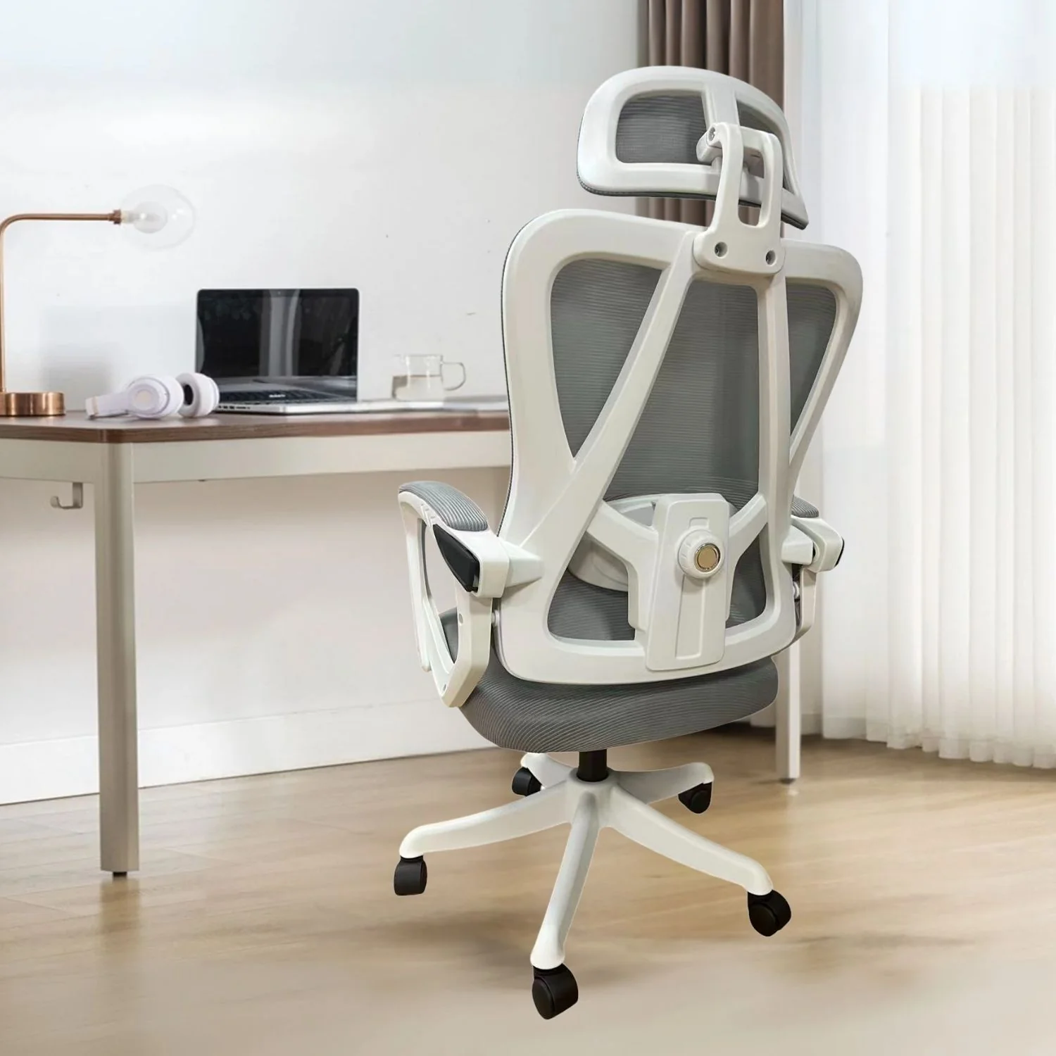 Silla De Oficina Ergonómica Gris Con Respaldo De Malla Y Apoyabrazos Ajustables Sin Reposapiés. Cómoda Silla De Computadora Para Escritorio.