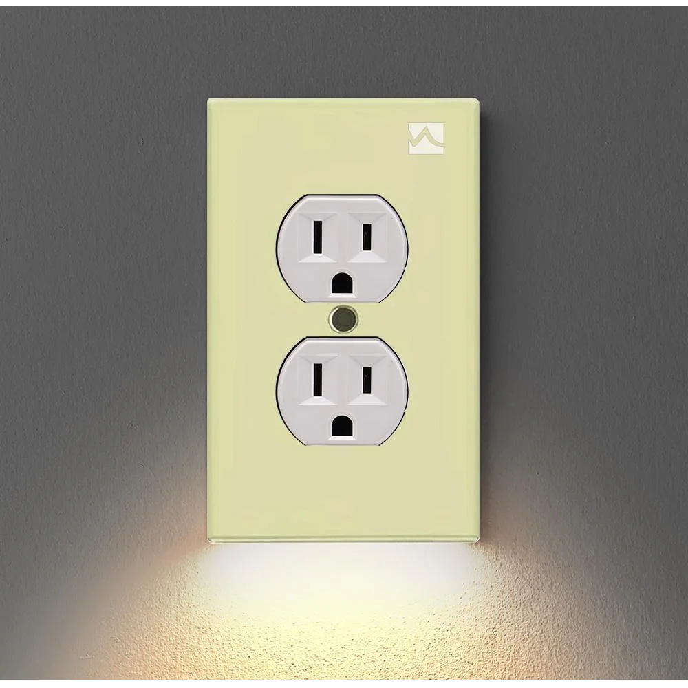 Tapa Plástica De Interruptor O Tomacorriente Con Luz LED Calida