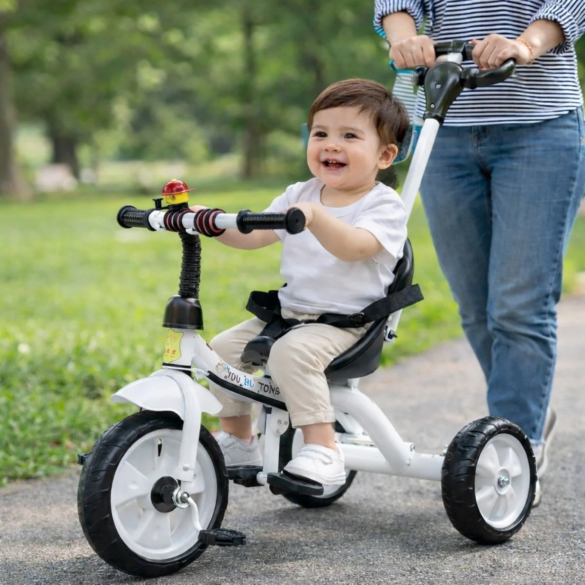 Triciclo Infantil De Empuje Con Asiento Ajustable Y Barra De Dirección. Bicicleta Para Bebés De 1 A 5 Años Con Pedales Antideslizantes. Color Blanco.